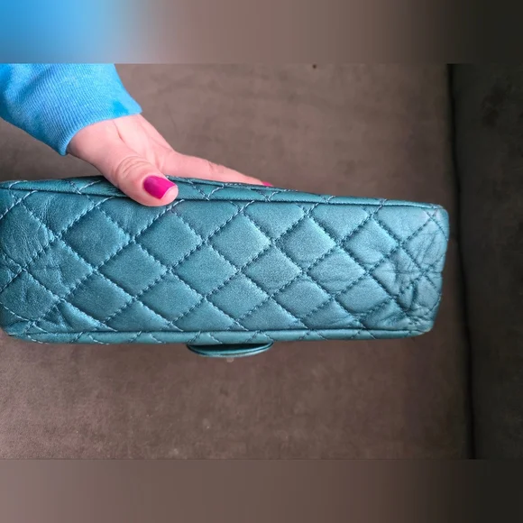 Chanel Metallic Reissue 2.55 - Picture 5 of 11